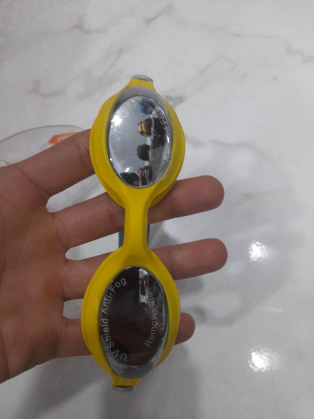 عینک شنا زرد رنگ شیشه دودی اسپیدو