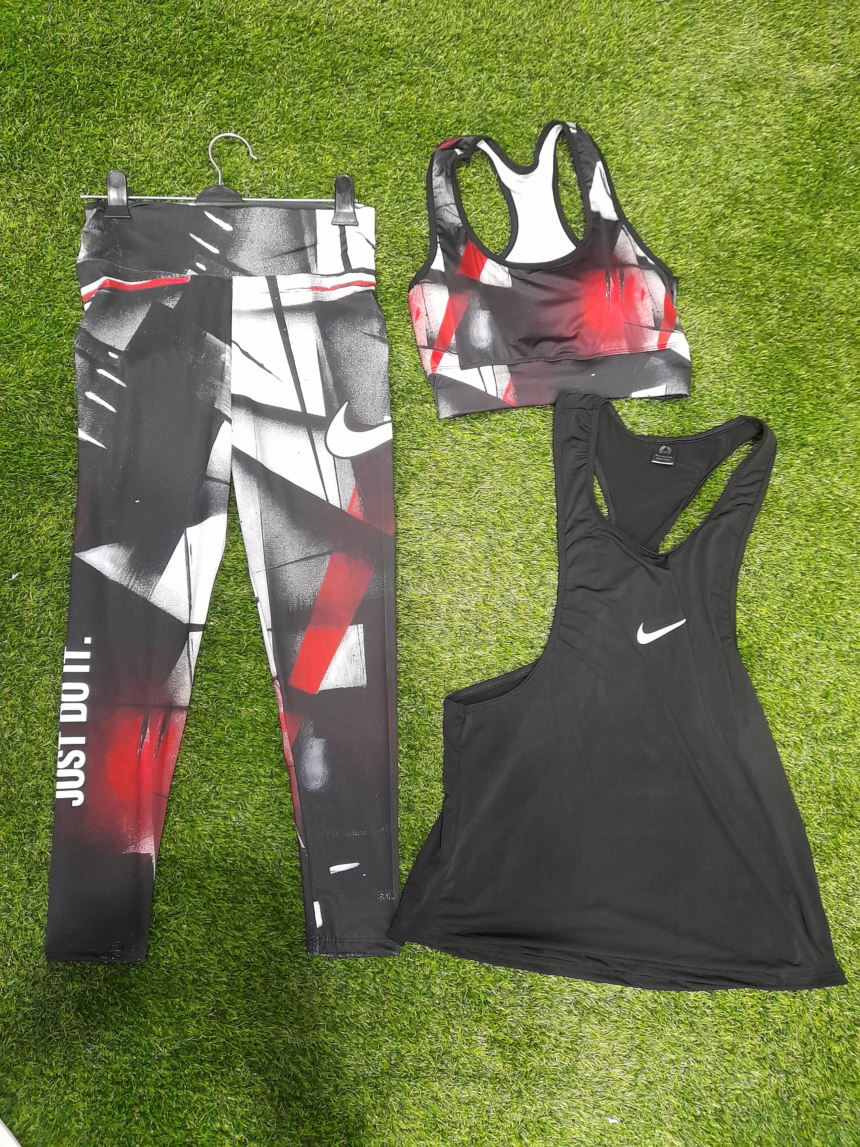 ست باشگاهی زنانه ۳ تیکه نیمتنه و رکابی و لگ فری سایز خارجی با تخفیف ویژه😍✅️