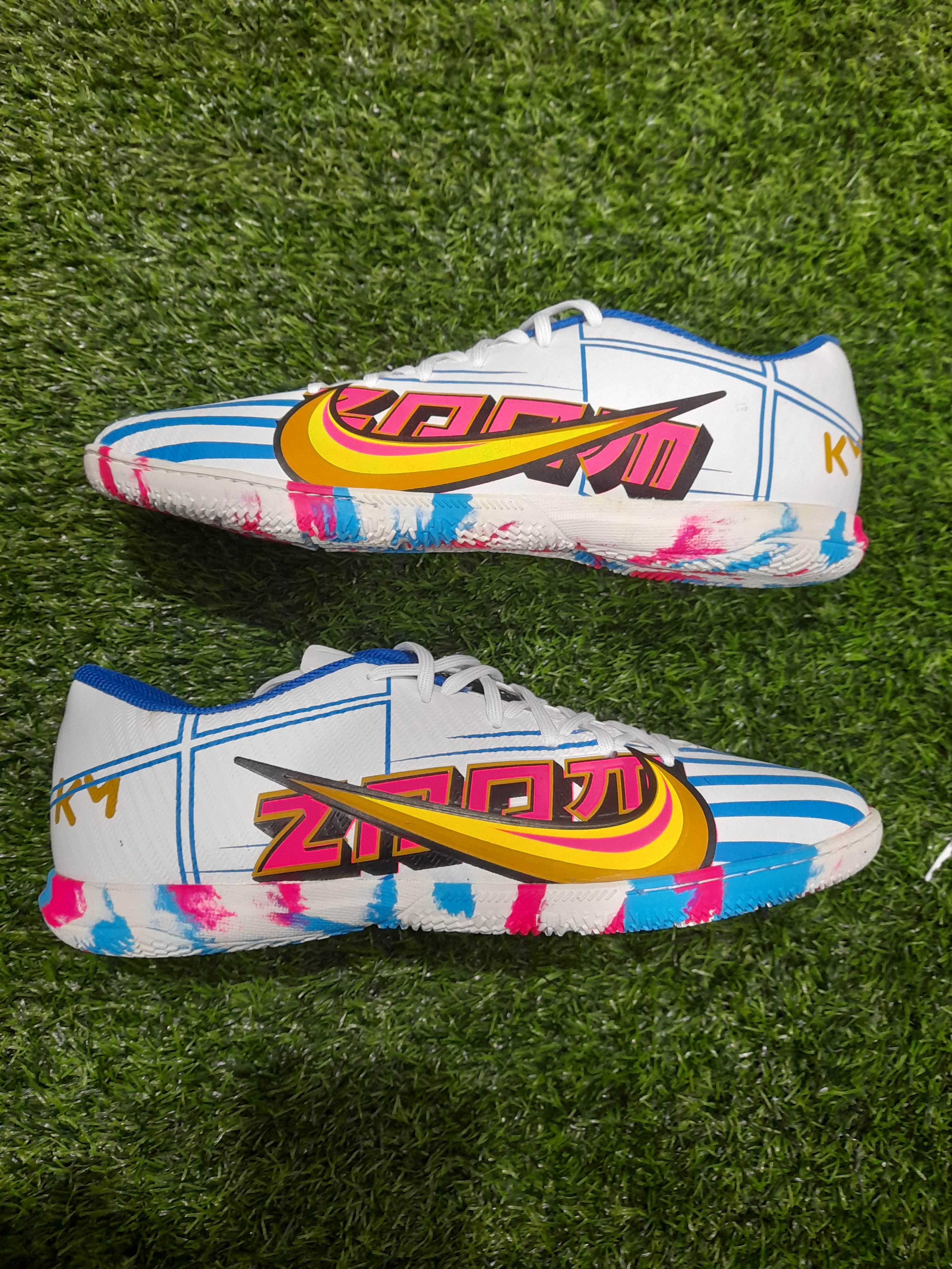 کفش فوتسال سالنی سوشو رنگ سفید سایز ۴۱ تا ۴۵ تخفیف ویژه😍✅️