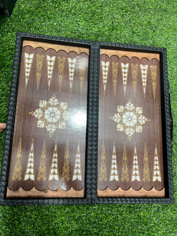 تخته نرد چرم مشکی در دو طرح مختلف با مهره و بدون مهره با تخفیف ویژه